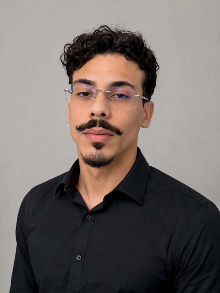 Portrait of Gustavo, founder of Astrion